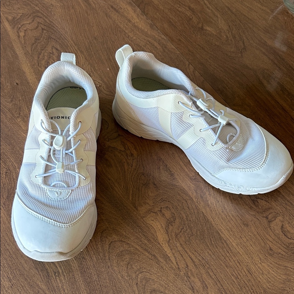 Vionic White Athletic Shoes for Women
